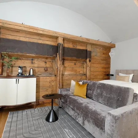 The Three Sisters Old Town Hotel 4*