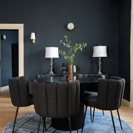 The Three Sisters Old Town Hotell 4*