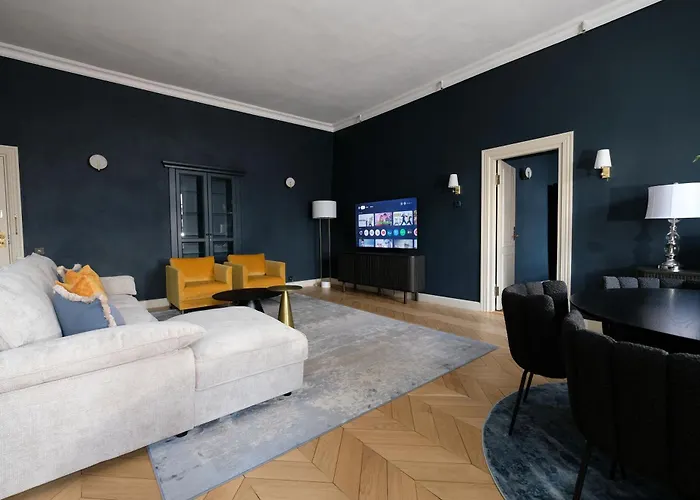 The Three Sisters Old Town 4* Reval