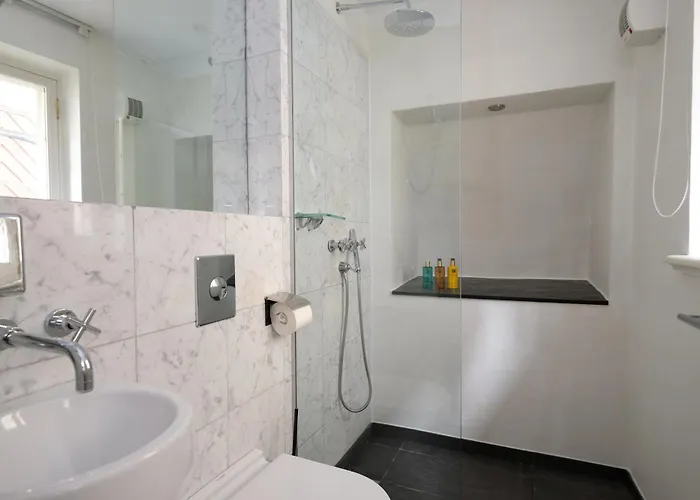 The Three Sisters Old Town Hotel 4*