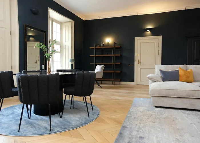 Hotel The Three Sisters Old Town 4*