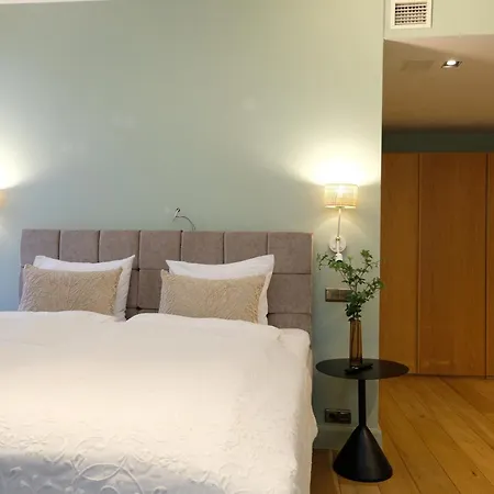 The Three Sisters Old Town ホテル 4*