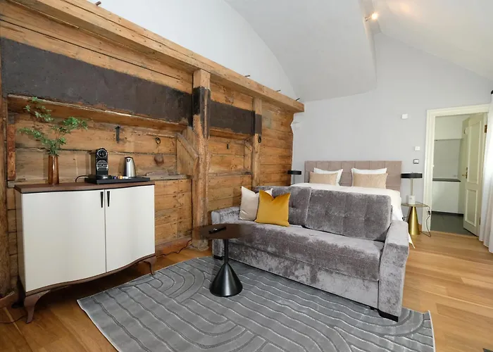 The Three Sisters Old Town Hotel 4*